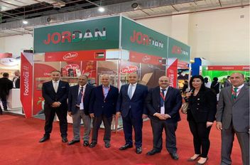 يشارك الأردن عبر العديد من الشركات المتخصصة بالصناعات الغذائية في معرض "فوود أفريكا" الذي افتتح الثلاثاء، في العاصمة المصرية القاهرة ويستمر لغاية 12 كانون الأول الحالي.

وزار السفير الأردني في القاهرة
