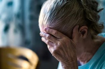 سرعة كلامك مؤشر مبكر على مرض الزهايمر .. أبحاث توضح