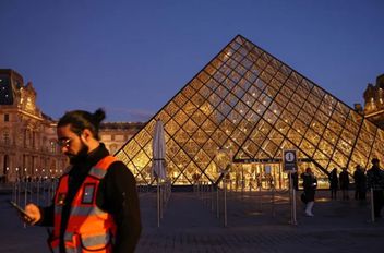 فرنسا .. كشف ثغرات أمن "اللوفر" وسر الـ"30 ثانية"