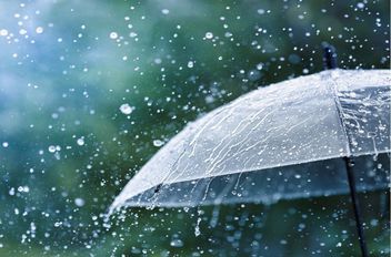 بدء تساقط الامطار في المملكة - تحذيرات