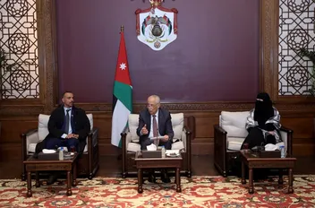 خلال لقائه فعاليات مجتمعية ورياضية