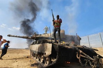 أجرت المنظمة مقابلات مع 70 شخصا
