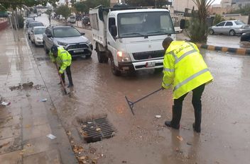 وزارة الإدارة المحلية تتعامل مع 90 شكوى خلال الحالة الجوية
