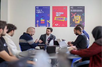 ولي العهد يفتتح مركز "42 إربد" المتخصص في علوم الحاسوب والبرمجة