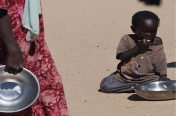 "الأغذية العالمي": تقليص حصص الغذاء في السودان بسبب نقص التمويل

