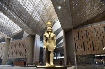 أمطار تُغرق المتحف الكبير وتلف بالأرضيات .. والحكومة المصرية توضح