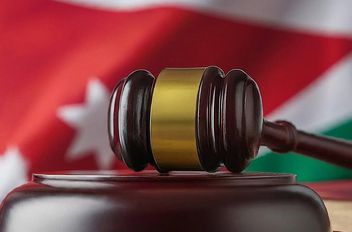 قال وزير العدل بسام التلهوني، الثلاثاء، إن عدد الأحكام القضائية الصادرة بعقوبات بديلة عن العقوبات السالبة للحرية تجاوز (14) ألف منذ البدء بتطبيقها.

جاء حديث التلهوني خلال رعايته حلقة نقاشية بعنوان "ر