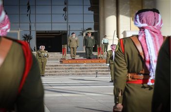 رئيس هيئة الأركان المشتركة يستقبل نظيره الإيطالي
