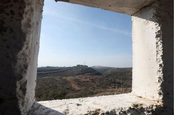 ذكر مكتب رئيس الوزراء الإسرائيلي بنيامين نتنياهو الأربعاء أن إسرائيل سترسل مبعوثا للاجتماع مع مسؤولين في لبنان بهدف إرساء أساس لعلاقة وتعاون اقتصادي.

وأبرمت إسرائيل ولبنان اتفاقا لوقف إطلاق النار بوس