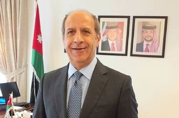 السفير الأردني في دولة قطر، زيد مفلح اللوزي