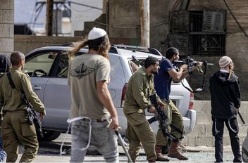 إصابة فلسطيني بأريحا جراء اعتداء مستوطنين عليه
