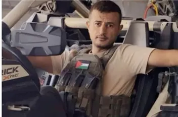 توزيع الحلوى في قطاع غزة احتفالاً بمقتل ياسر أبو شباب