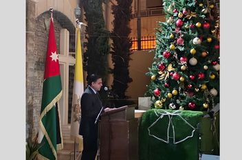 إضاءة شجرة عيد الميلاد في محافظة الكرك