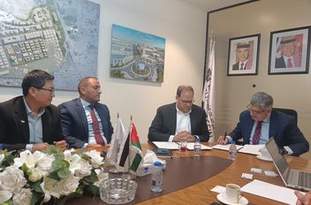 مجمع الملك الحسين للأعمال يوقع مذكرة تفاهم لبناء وتطبيق نظام حديث لإدارة مواقف السيارات قائم على التكنولوجيا بالشراكة مع شركة فيلادلفيا لمواقف السيارات ممثلةً بشركة ST Engineering
