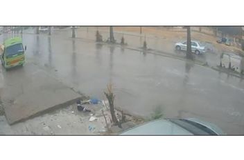 سقوط فتاة في عبارة بعمان