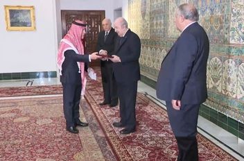 السفير عاهد سويدات يقدّم أوراق اعتماده لرئيس الجمهورية الجزائرية