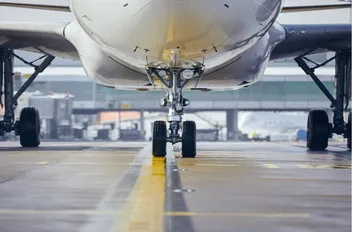 الحكومة توحد رسوم الطيران .. ومرحلة جديدة لترخيص الدرونز في الأردن