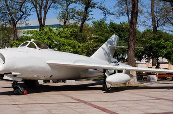 طائرة صينية من طراز جيه-15.