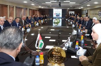 قال وزير الصناعة والتجارة والتموين المهندس يعرب القضاة، إن الوزارة ستقوم بأتمتة الإجراءات والعمليات بنسبة 100% خلال العام المقبل، بما يتيح تسهيل وتسريع الإجراءات وزيادة كفاءة الأداء الوظيفي للعاملين.
