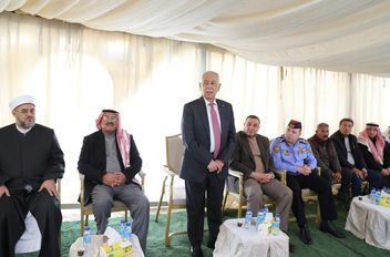 مندوباً عن الملك وولي العهد .. العيسوي يعزي عشيرتي أبو خرمة والسمارنة