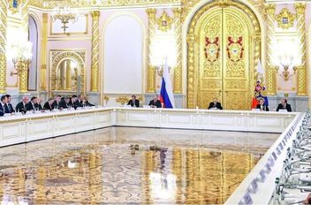 بوتين يأمر بتقليل العمالة غير القانونية وجعل الاقتصاد أكثر شفافية