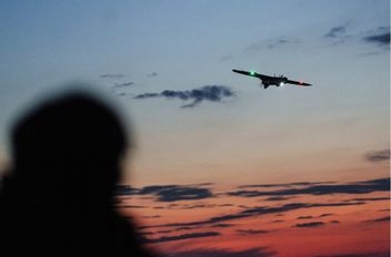 طائرة مسيرة.