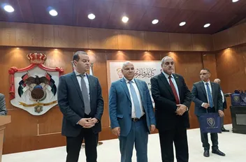 استجابة حكومية لرفع مخصصات اتحاد العمال إلى 250 ألف دينار سنويًا