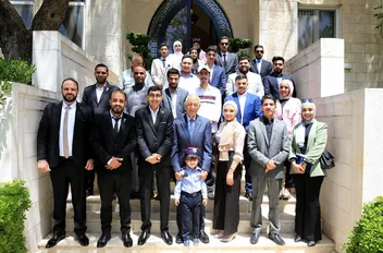 رئيس الديوان الملكي يلتقي فعاليات شبابية وثقافية
