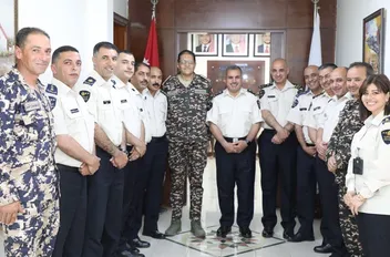 الجمارك تُكرم عددا من مرتباتها لجهودهم بضبط قضايا نوعية