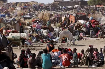 آلاف السودانيين النازحين من مخيم زمزم بعد هجمات للدعم السريع