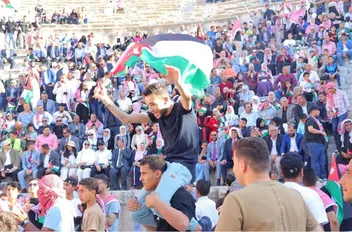 محافظة جرش تحتفل بعيد الاستقلال في ساحة المدرج الجنوبي