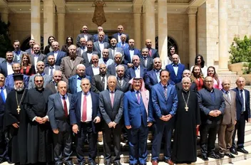 رئيس الديوان الملكي يلتقي وفدا من أنباء عشيرة آل حداد
