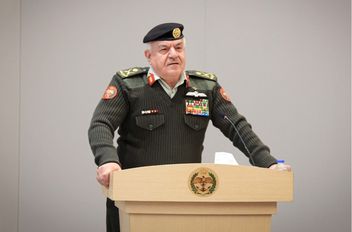 رئيس هيئة الأركان المشتركة اللواء الركن يوسف أحمد الحنيطي