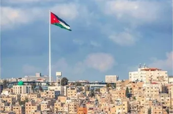 علم الاردن في سماء عمان