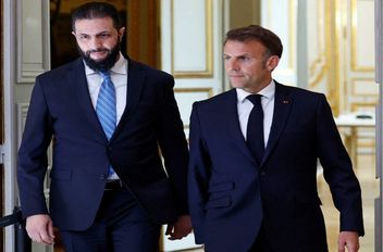 الرئيس الفرنسي إيمانويل ماكرون والرئيس السوري أحمد الشرع