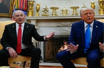 الرئيس الأميركي دونالد ترامب ورئيس الوزراء الإسرائيلي بنيامين نتنياهو يلتقيان في البيت الأبيض في واشنطن