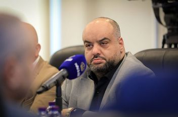 النائب الكابتن زهير محمد الخشمان