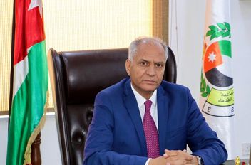 المدير العام للمؤسسة الاقتصادية والاجتماعية للمتقاعدين العسكريين والمحاربين القدماء اللواء الركن المتقاعد عدنان أحمد الرقاد