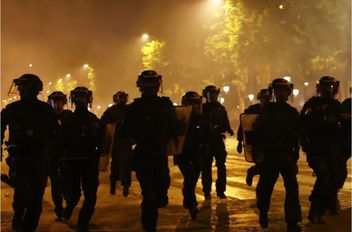 الشرطة ألقت القبض على أكثر من 500 شخص
