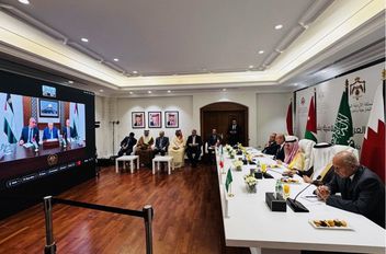 اللجنة الوزارية العربية بشأن غزة تعقد اجتماعًا مع الرئيس الفلسطيني عبر الاتصال المرئي من مقر وزارة الخارجية في عمان