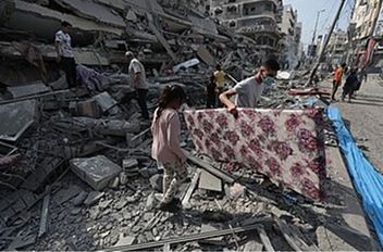 5 شهداء بنيران مسيرة إسرائيلية بمخيم المغازي
