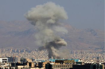 تصاعد الدخان عقب انفجار في وسط طهران