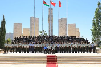 الحنيطي يرعى حفل تخريج كلية القيادة والأركان الملكية الأردنية
