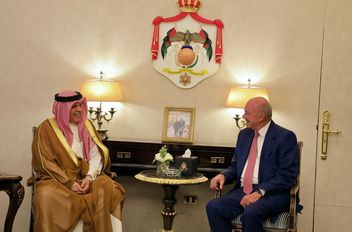 رئيس مجلس الأعيان يلتقي السفير البحريني لدى الأردن