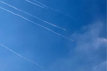 صواريخ إيرانية فوق الأراضي المحتلة