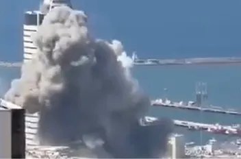 لحظة سقوط صاروخ إيراني في حيفا