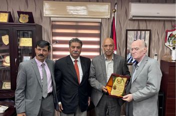 الخوالدة يؤكد تعزيز العمل الخيري والاجتماعي في الأردن