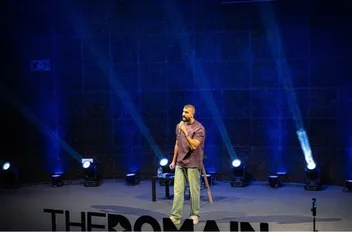مسرح The Domain يستضيف عرضًا كوميديًا مميزًا أحياه الفنان الكوميدي محمد حلمي
