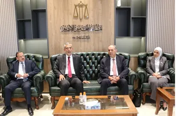 وزير العدل يزور نقابة المحامين ويهنئ نقيبها وأعضاء مجلس النقابة