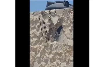 جسم طائر يخترق منزل في جرش